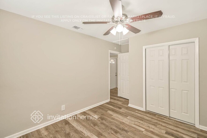 Building Photo - 525 Dolphin Dr