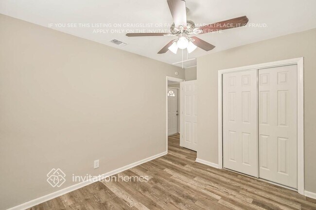 Building Photo - 525 Dolphin Dr