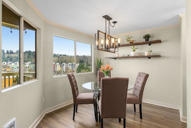 Building Photo - Coming soon - 2BR/1.5BA Condo in Kirkland