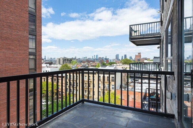 Building Photo - NO FEE_Gorgeous 1 Bed/1 Bath/1 Balcony!