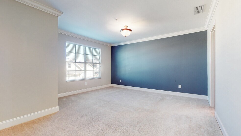 Building Photo - 2093 Newark Ln