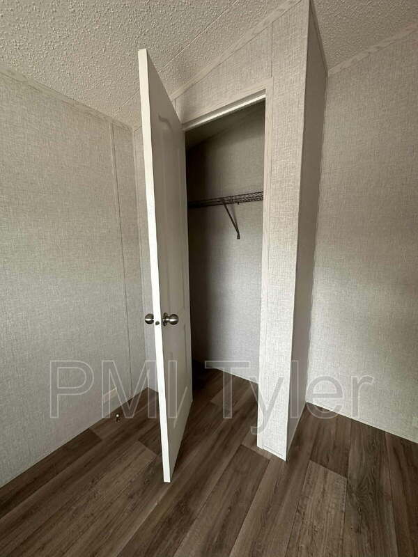 Building Photo - 190 Sugar Maple Ln