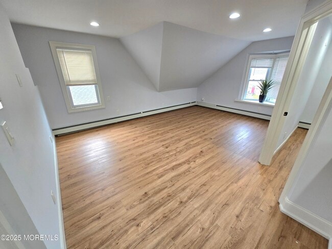 Building Photo - 408 4th Ave