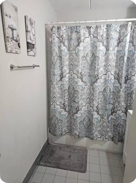 Building Photo - 305 E Mt Eden Ave