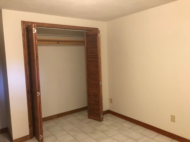 Building Photo - 182 Kittredge St