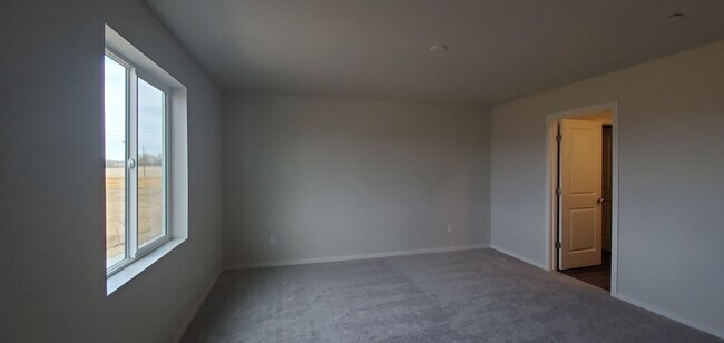 Building Photo - 2720 Barnstormer St