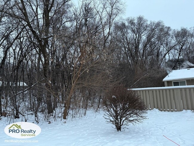 Building Photo - 2 Bedroom Townhouse **50% off January's Rent with a January 2026 Move In**