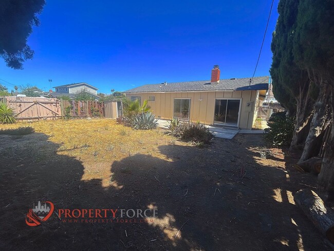 Building Photo - 2085 Ashwood Ln