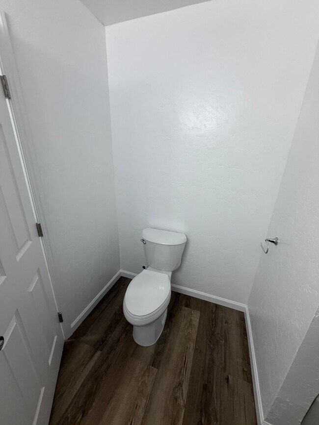Building Photo - Clovis home for rent.