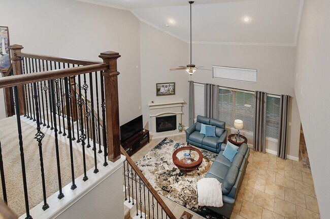 Building Photo - 47 Canoe Bend Dr