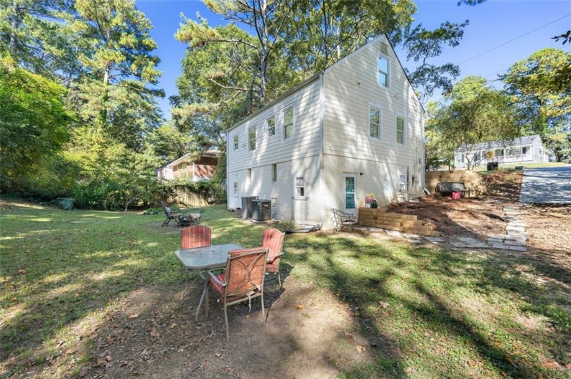 Building Photo - 2468 Romain Way
