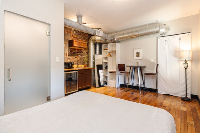 Building Photo - 1304 Broadway-SI ID1056031P