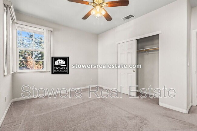 Building Photo - 1570 Eastlake Cir