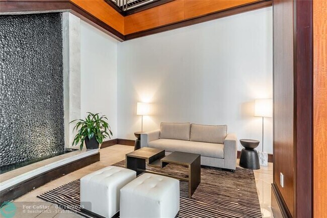 Building Photo - 610 W Las Olas Blvd