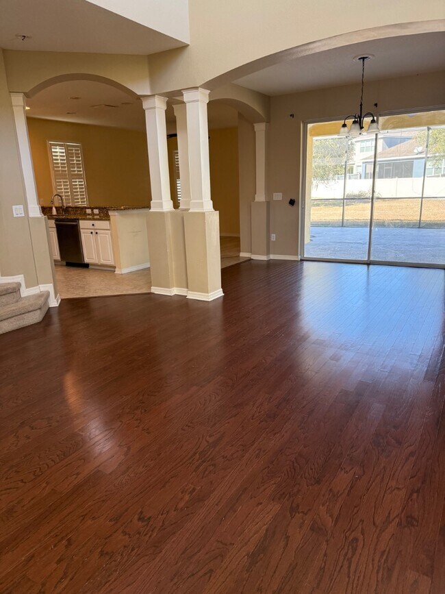 Building Photo - 17423 New Cross Cir