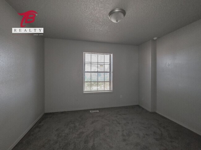 Building Photo - 6811 Lyrewood Ln