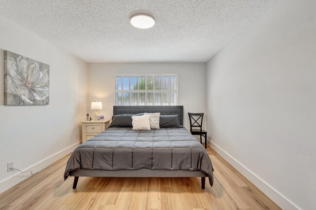 Building Photo - 17 Colonial Club Dr