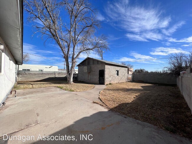 Building Photo - 3 br, 1 bath House - 1301 W Edwards St