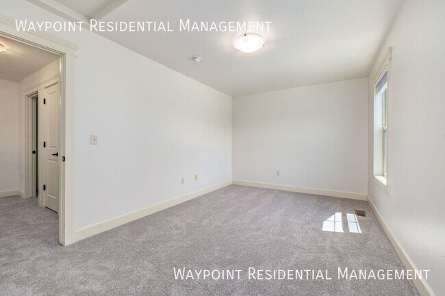 Building Photo - 5956 N Bremerton Pl