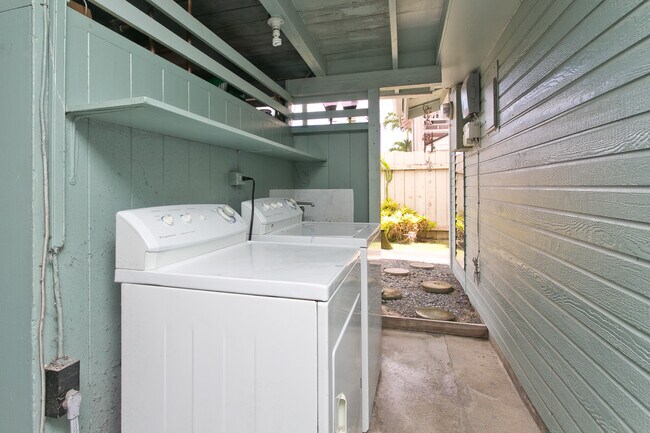 Building Photo - Kailua Pet Friendly - 3 bedroom, 1 bathroom