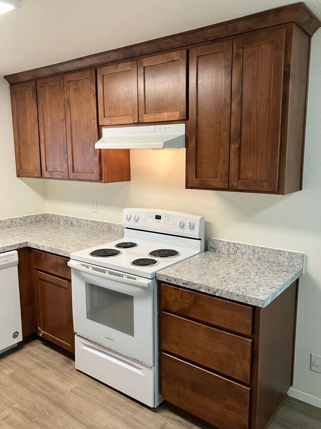 Building Photo - Remodeled Two Bedroom Duplex in North Sale...