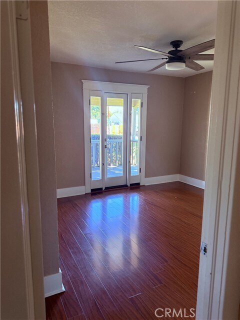 Building Photo - 119 N Cullen Ave