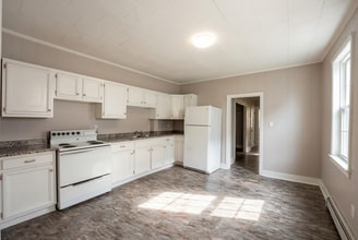 Building Photo - 22-24 Green St-22-1