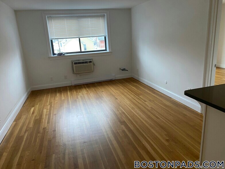 Building Photo - 134 Summer St