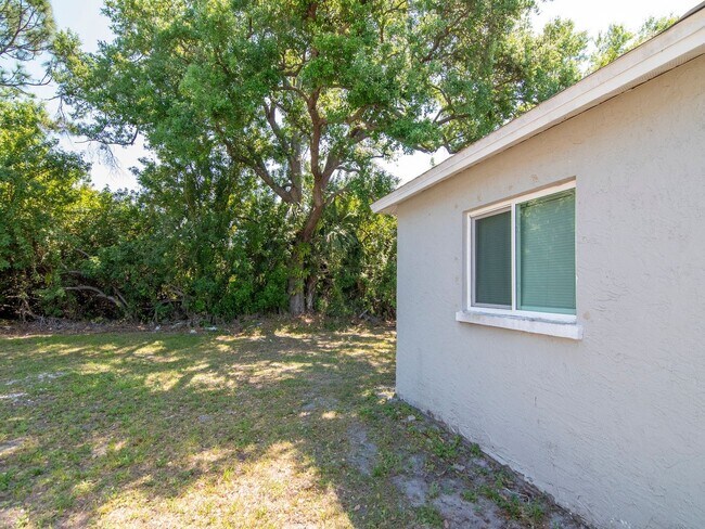 Building Photo - Fully Renovated 3-Bedroom, 2-Bath Rental in Bradenton, FL — $1,895/Month with Pest Control, Trash...