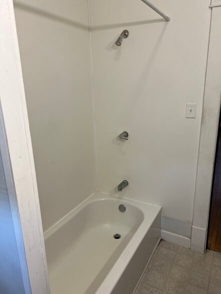 Bathroom - 2921 Avenue L