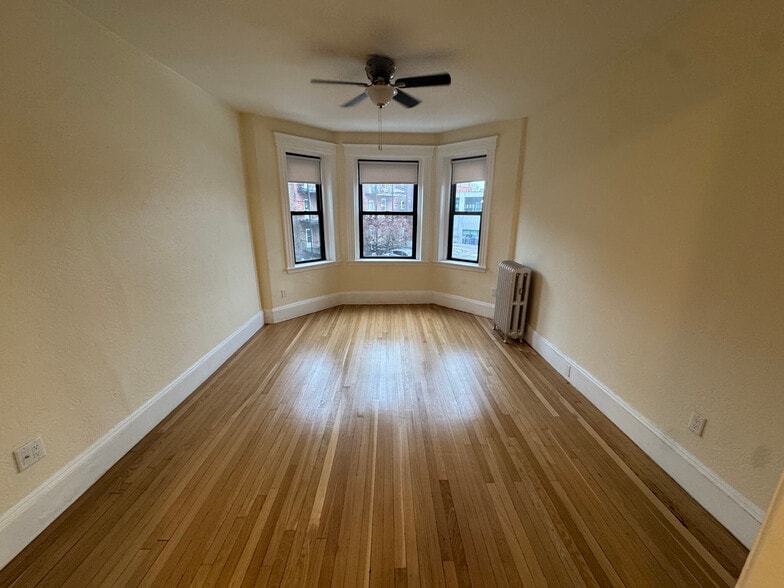 Building Photo - 1127 Commonwealth Ave