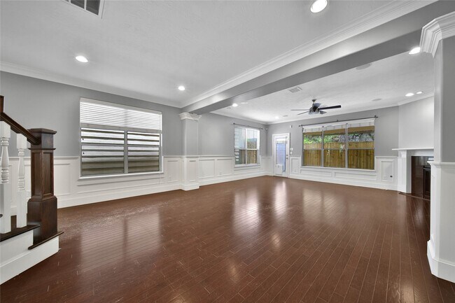 Building Photo - 1406 Nashua St