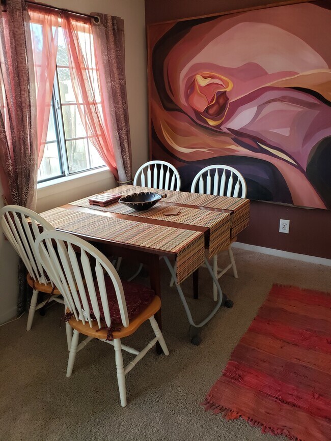 Dining Area - 536 Lanier Crescent