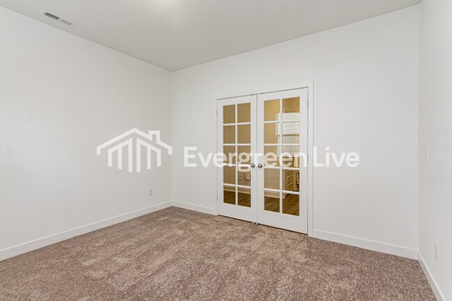 Building Photo - 852 Penrose Pl