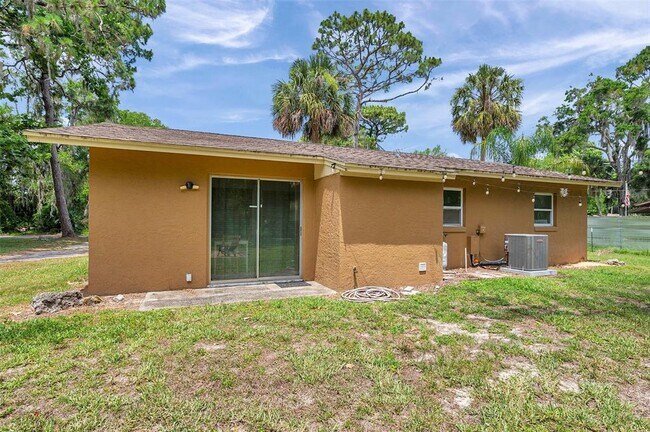 Building Photo - 3371 N Bay Ave