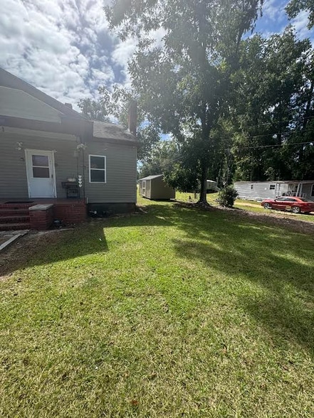Building Photo - 6585 Voorhees Rd