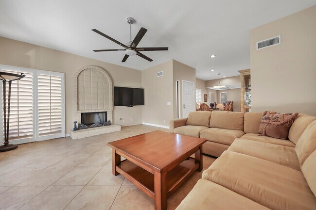 Building Photo - 44389 Cannes Ct