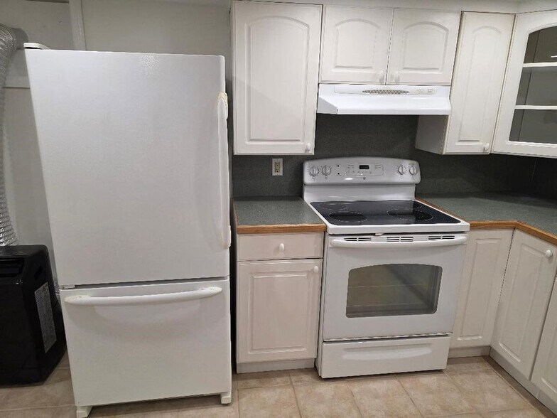 Building Photo - 9 Charles St