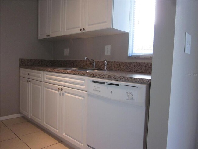 Building Photo - 3206 W Azeele St