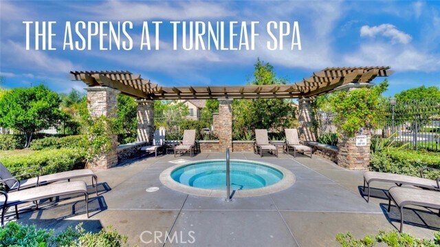 Building Photo - 2566 Pearblossom St