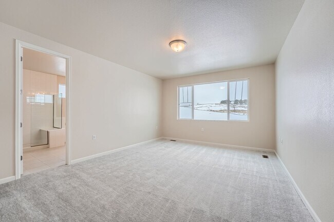 Building Photo - 1021 Turnberry Cir