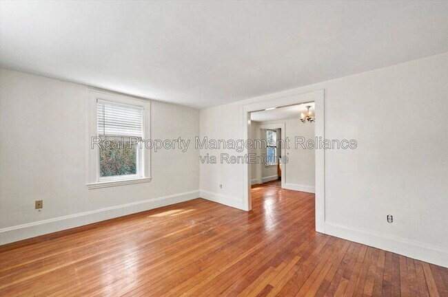 Building Photo - 16 Winthrop St