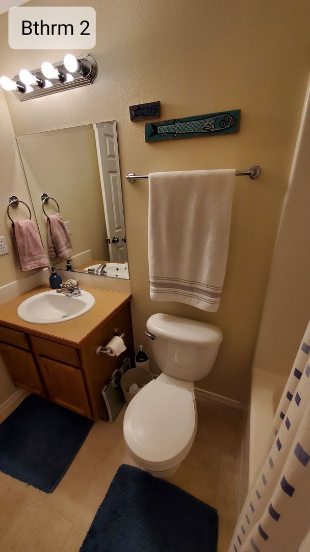 Building Photo - Charming 3 Bed, 2 Bath House with 2 Car Garage, Fenced Backyard and Central AC!