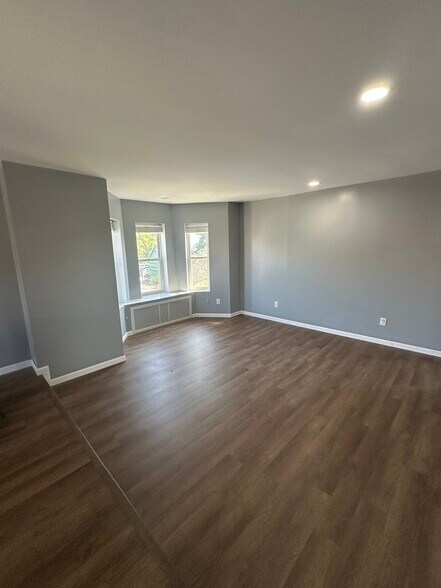 Building Photo - 326 Walnut St