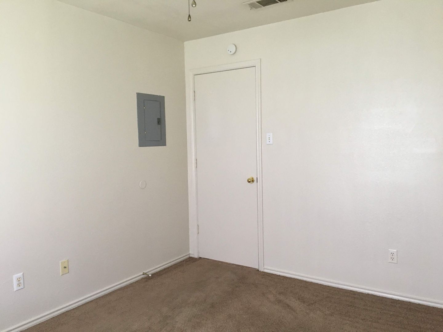 Building Photo - 1505 Benttree Dr
