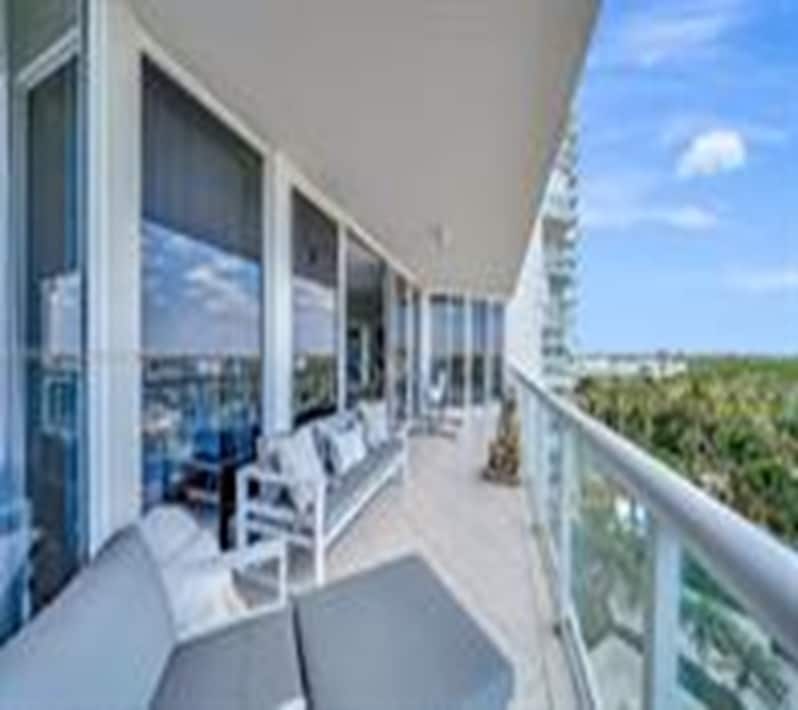 Building Photo - 6051 N Ocean Dr