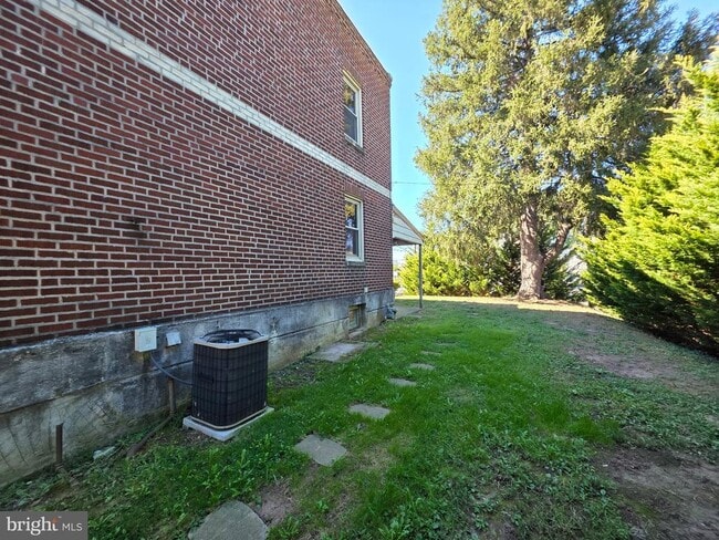Building Photo - 480 Jacksonville Rd
