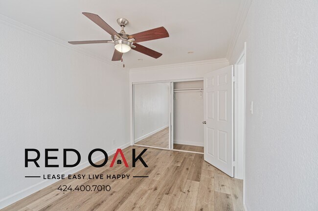 Building Photo - 4069 Oakwood Ave
