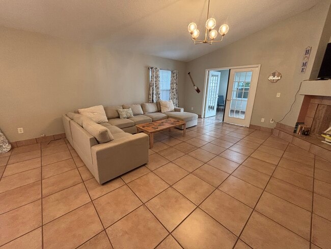 Building Photo - 44 Capistrano Dr