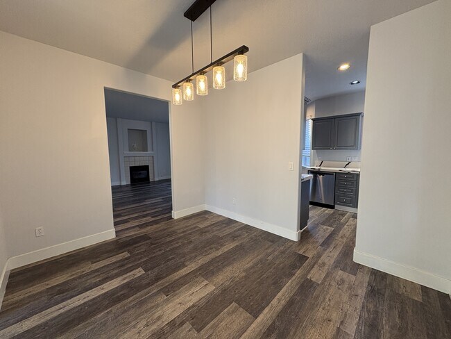 Building Photo - 12982 SW Kameron Way